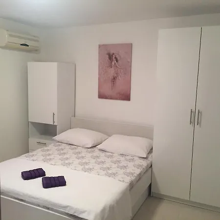 Apartment Agneza *