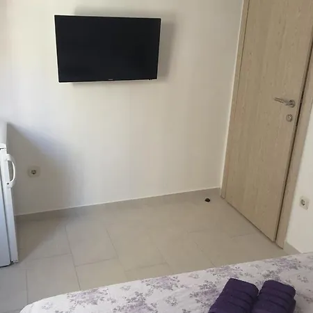 Agneza * Baska Voda