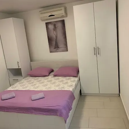 Apartment Agneza *