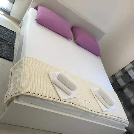 Agneza * Baška Voda