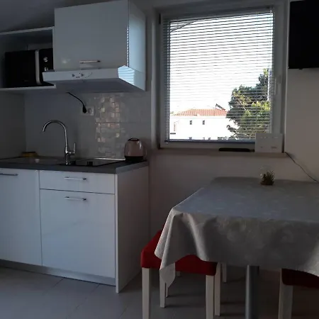 Agneza * Baška Voda
